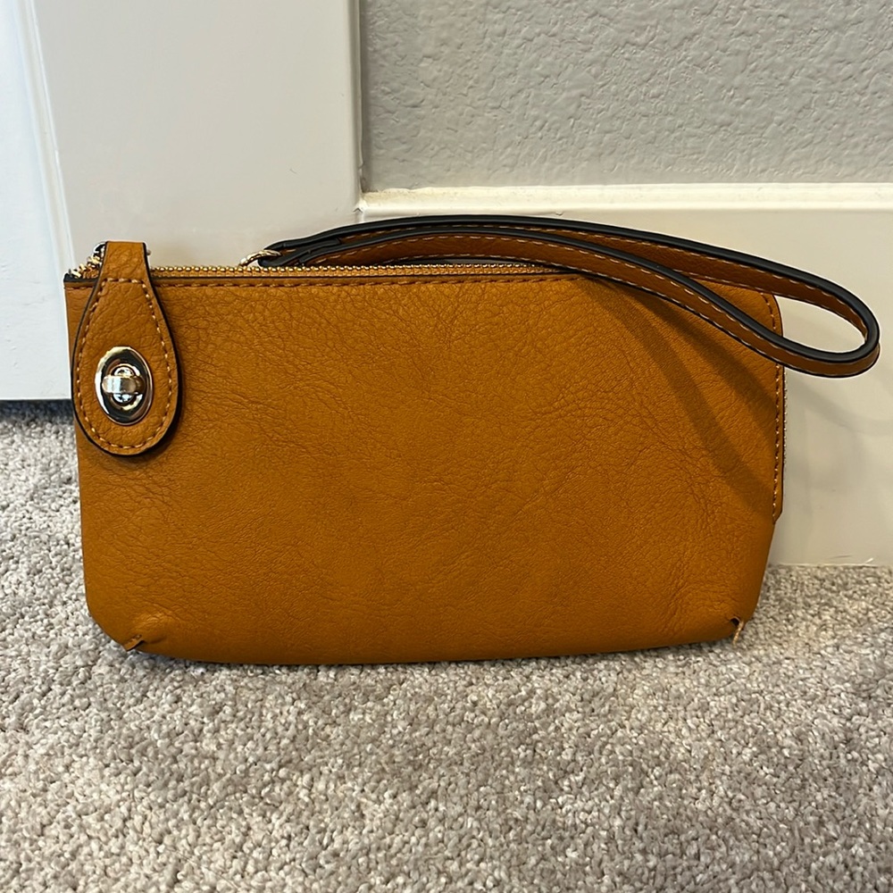 Jen & Co. clutch/wristlet